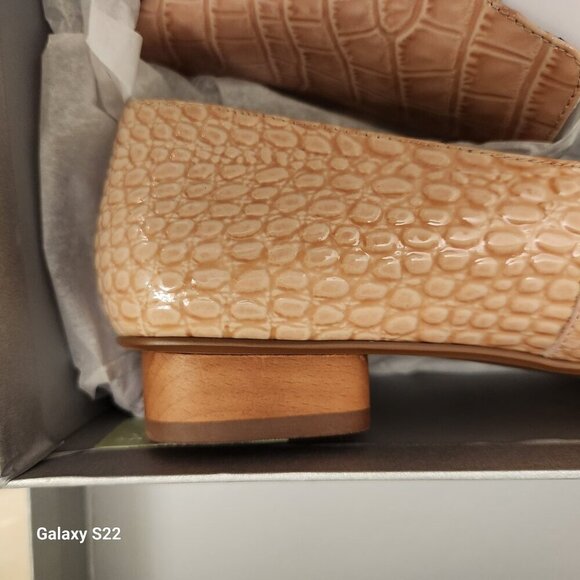 Vince Camuto "Kikie" cream puff patent Croco loafers. NIB. Size 8.5 - Picture 11 of 12